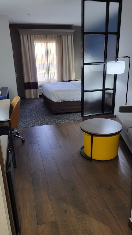 Suite, Non Smoking - Photo 11