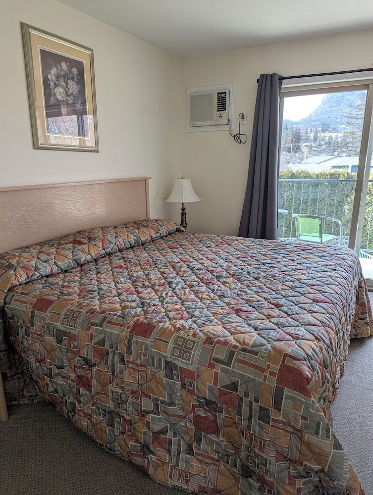 Basic Suite photo 2