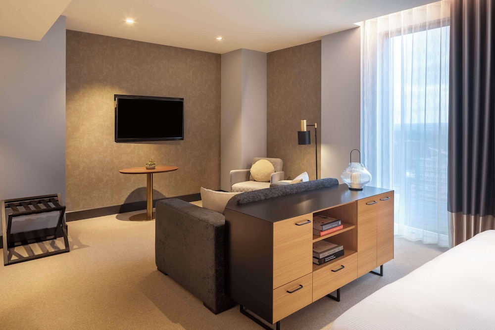Junior Suite, 1 Queen Bed photo 3