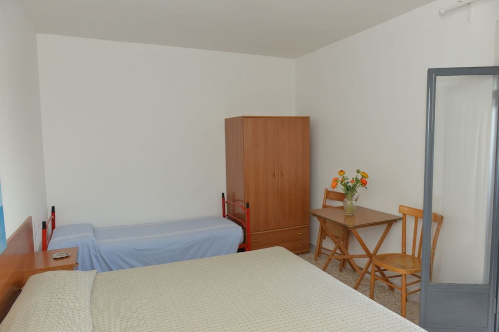 Triple Room, Balcony, Sea View photo 1