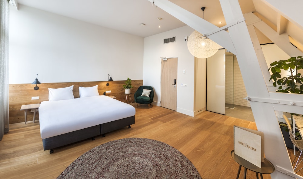 Deluxe Room (Arena)