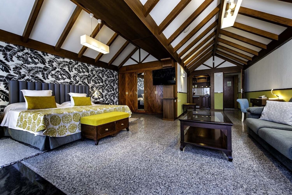 Suite, Sea View
