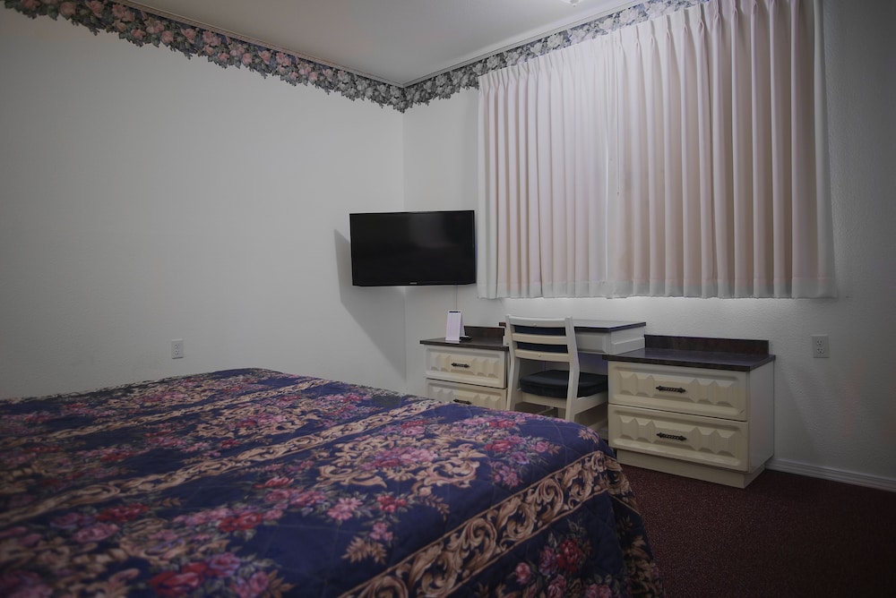 Two Bedroom Suite with Refrigerator and Microwave photo 1