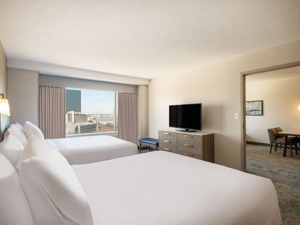 Suite, 2 Queen Beds - Photo 2
