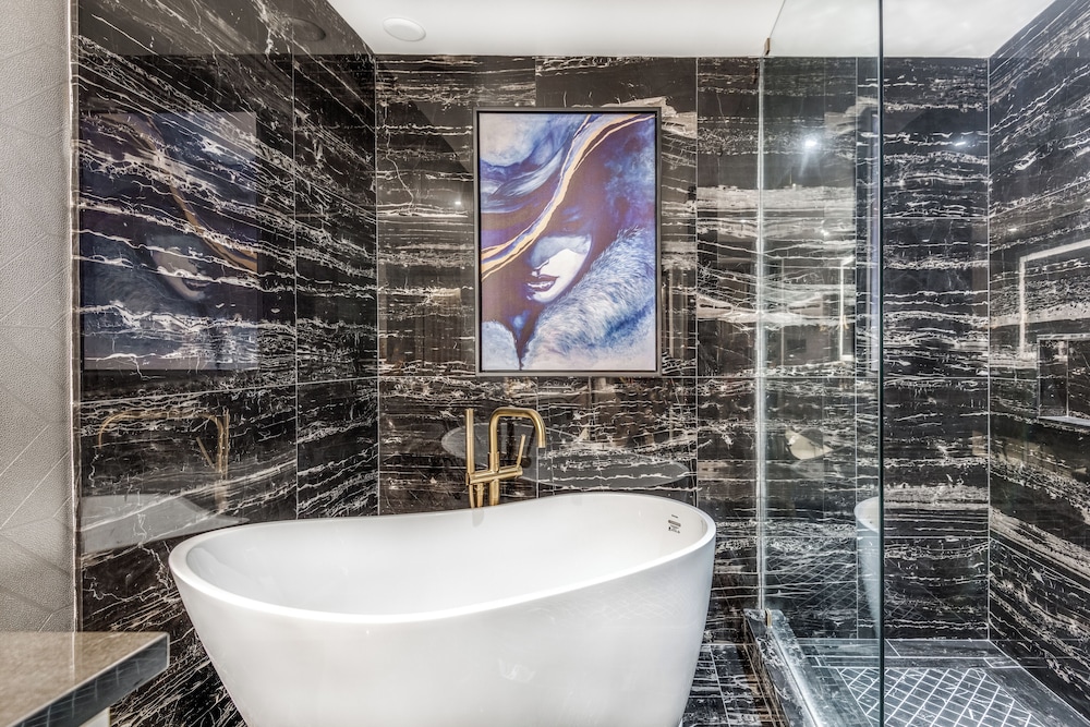 Suite, 1 Bedroom (Jade King Suite), photo 6
