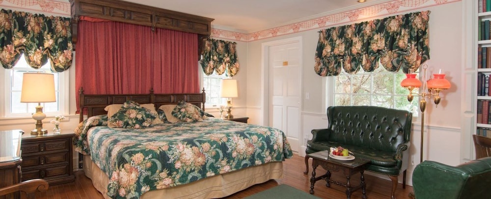 Deluxe Room, 1 King Bed