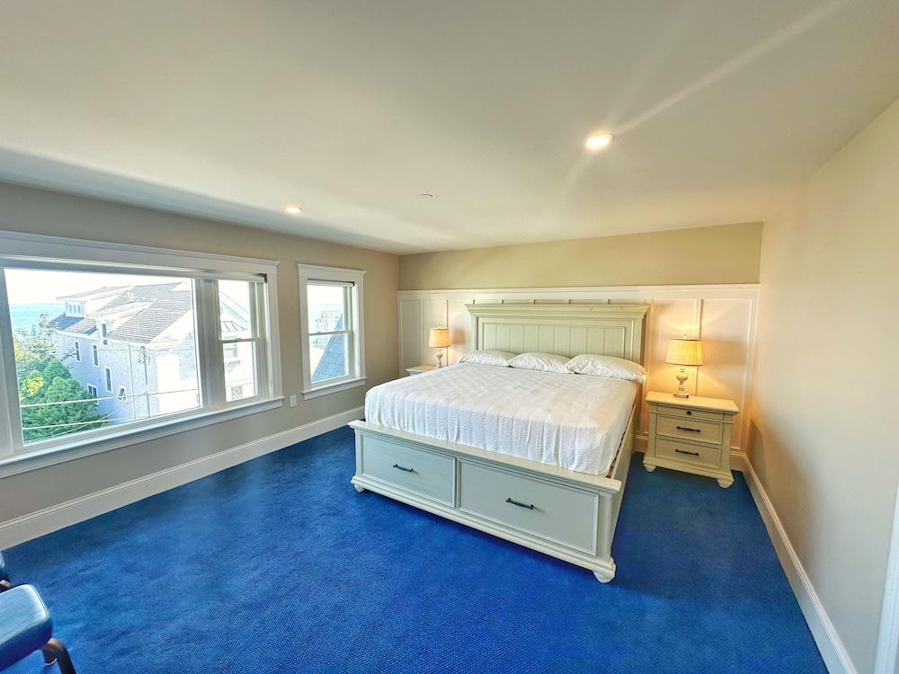 Signature Room, 1 King Bed, Ocean View, Sea Facing