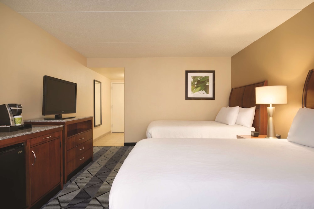 Room, 2 Double Beds, Accessible - Photo 1