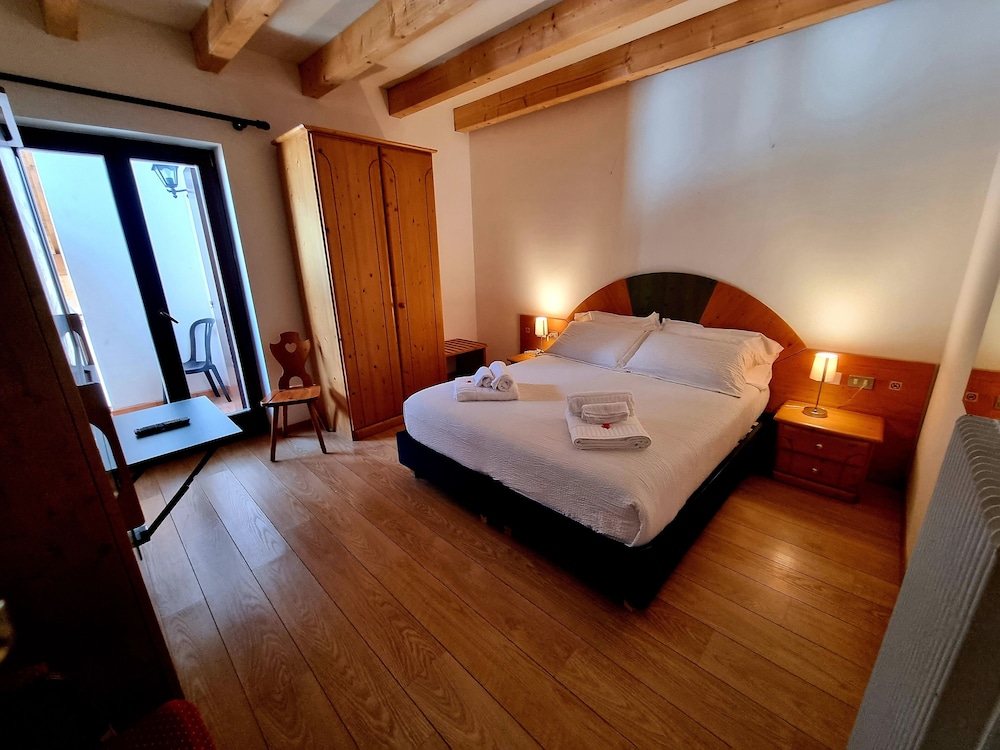 Standard Room photo 2