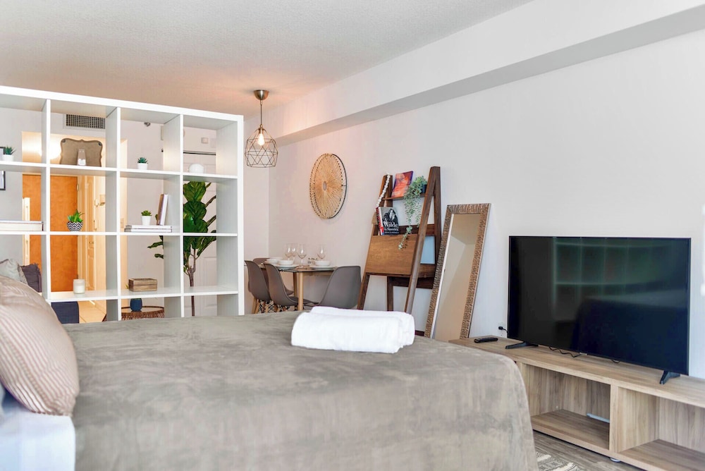 Luxury Studio, 1 Bedroom, City View photo 2
