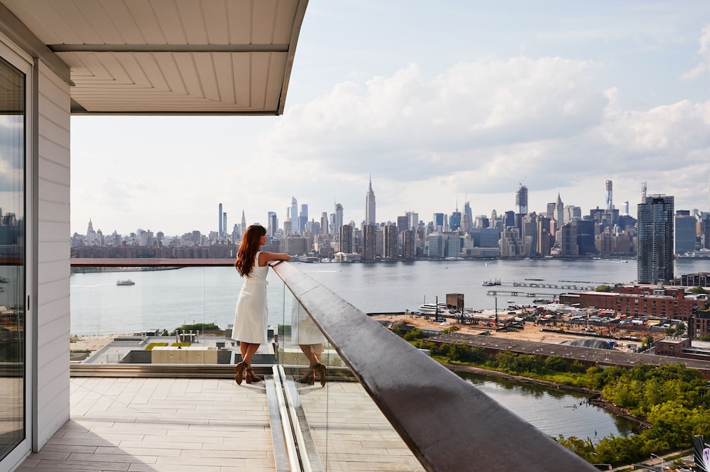 Suite, Balcony, Corner (Gotham, Wraparound) photo 1