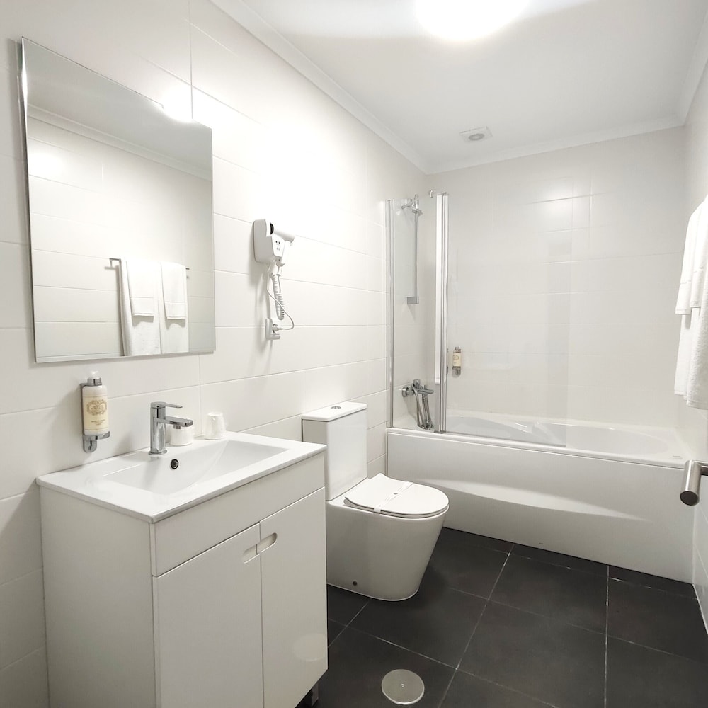 Classic Double or Twin Room, Sea View photo 3