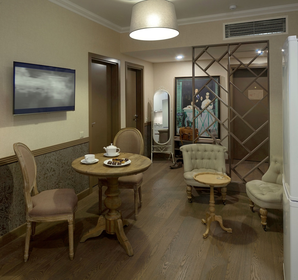 Basic Suite photo 1