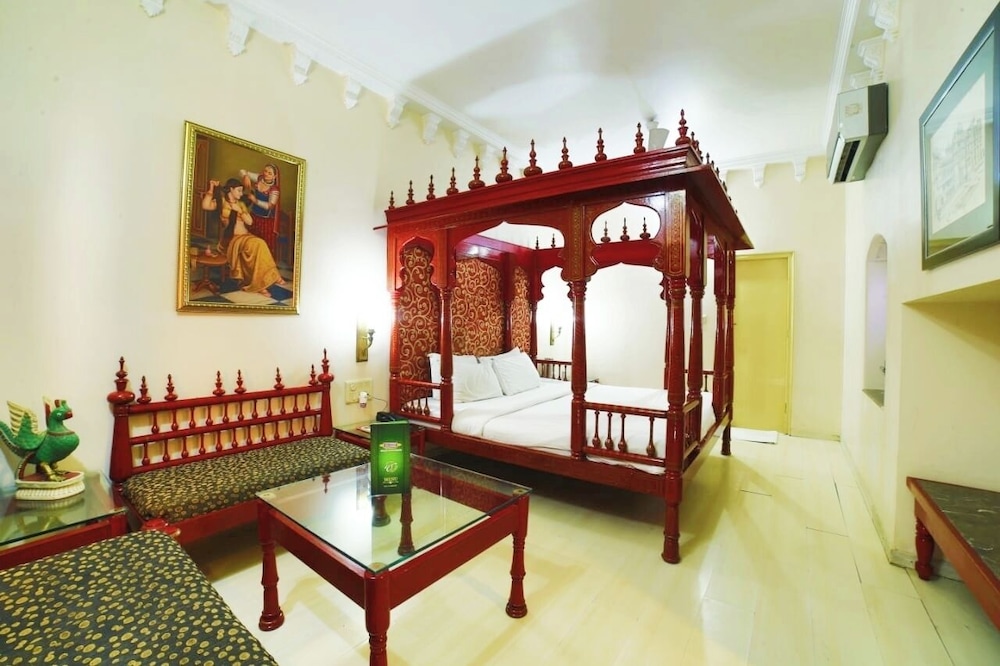 Suite Room Only for Couple & Family - Photo 4