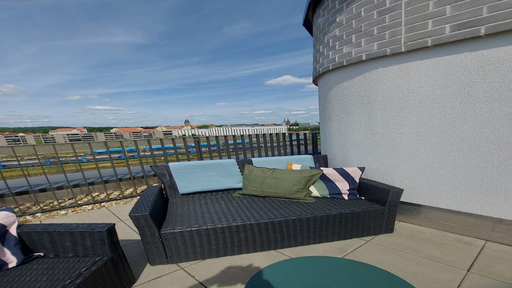 Standard Room, 1 Queen Bed (Roof Terrace) - Photo 2