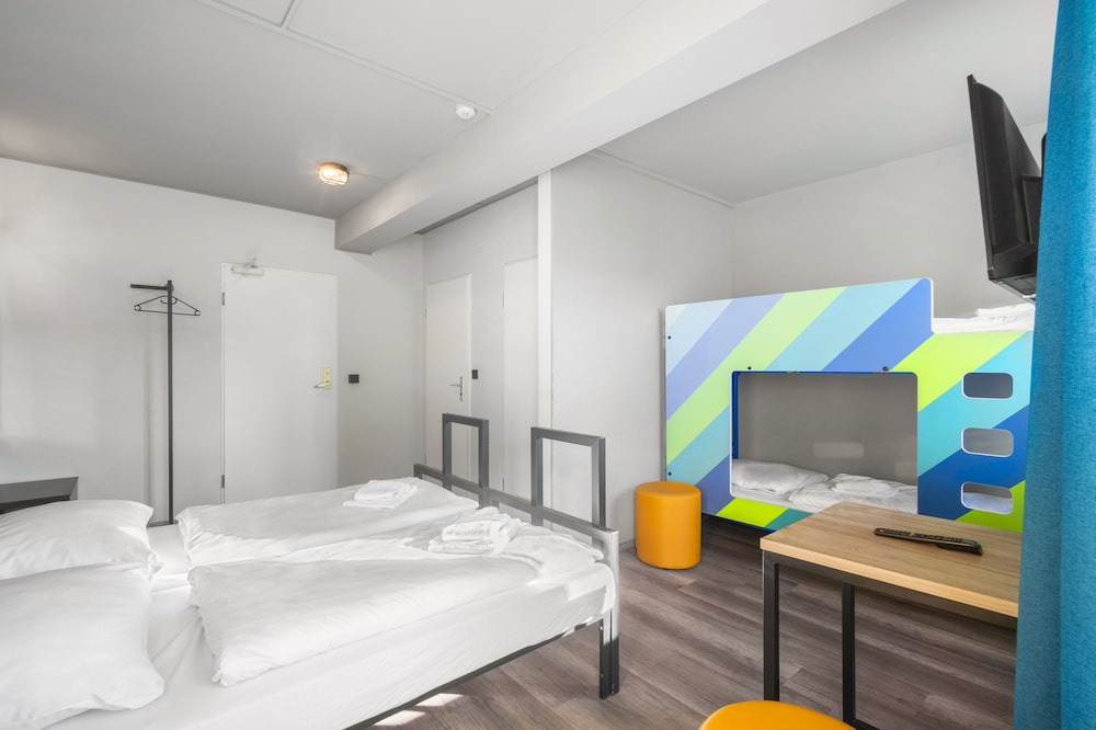 Quadruple Room - Photo 2