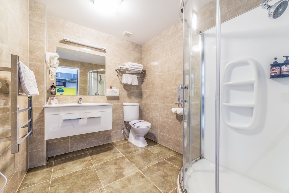 Executive Business Suite - Photo 16