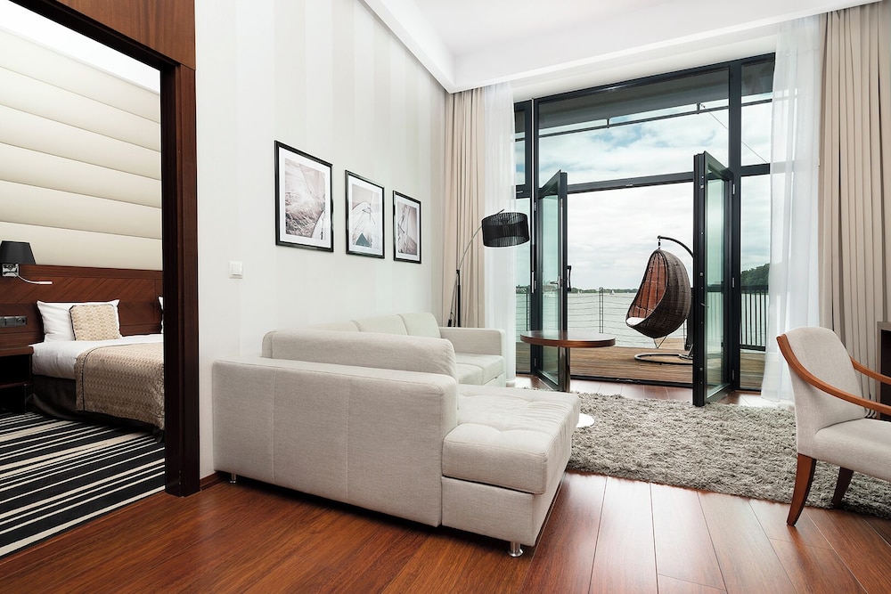 Deluxe Suite, Kitchenette, Lake View photo 3