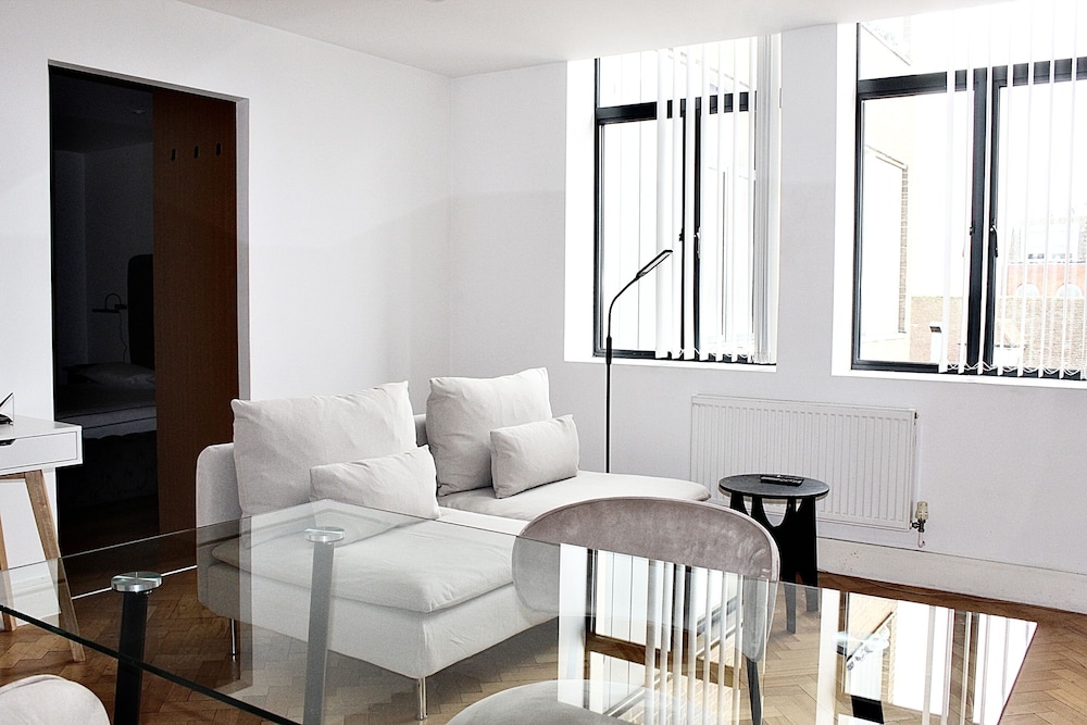 Parkway House, Foto 9