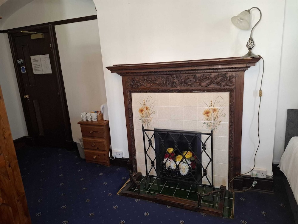 Suite, Ensuite photo 1