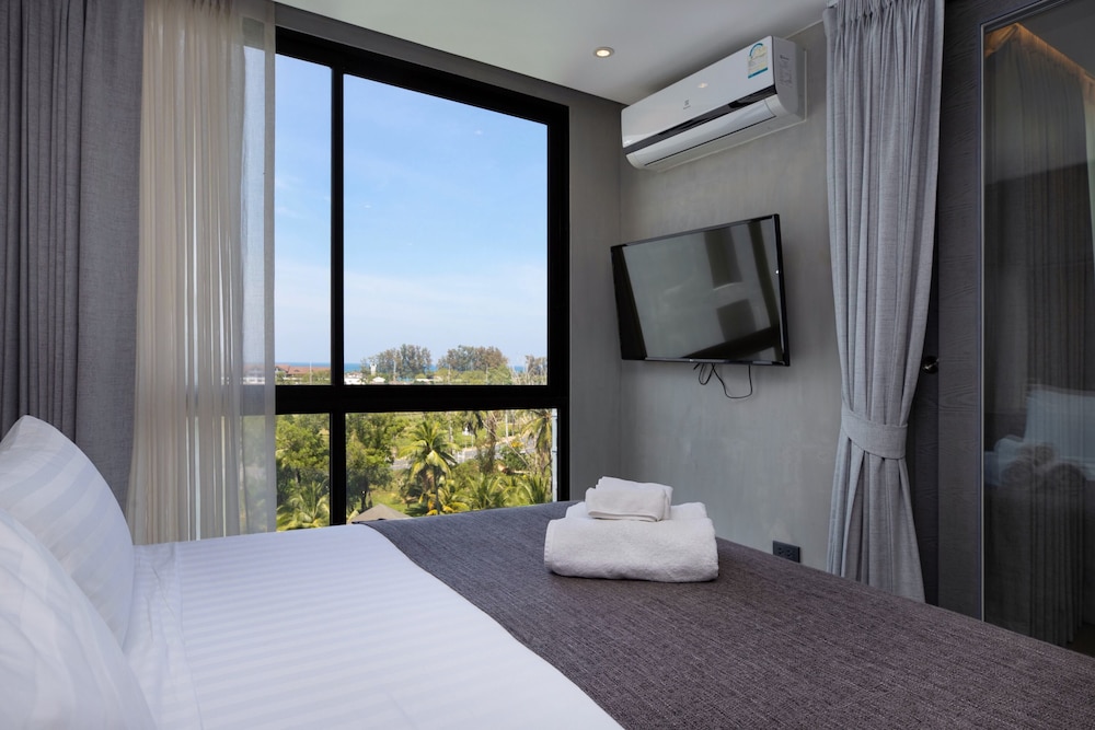 Exclusive Condo photo 1