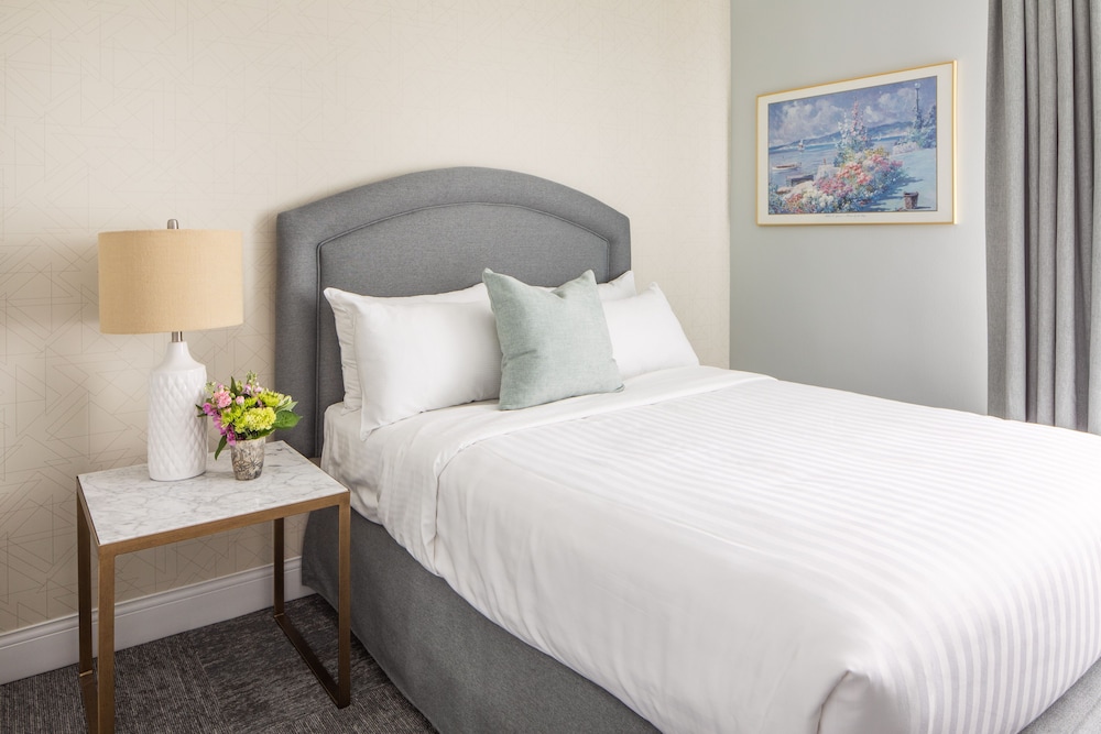 2 Bedroom Residence Suite - Photo 2