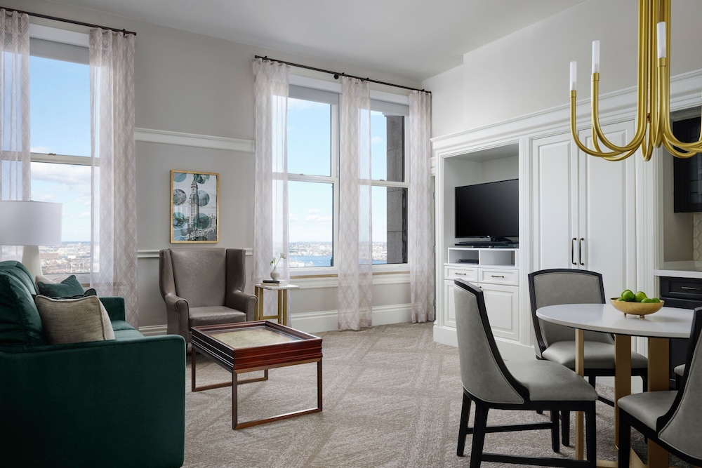 Suite, 1 Bedroom - Photo 1