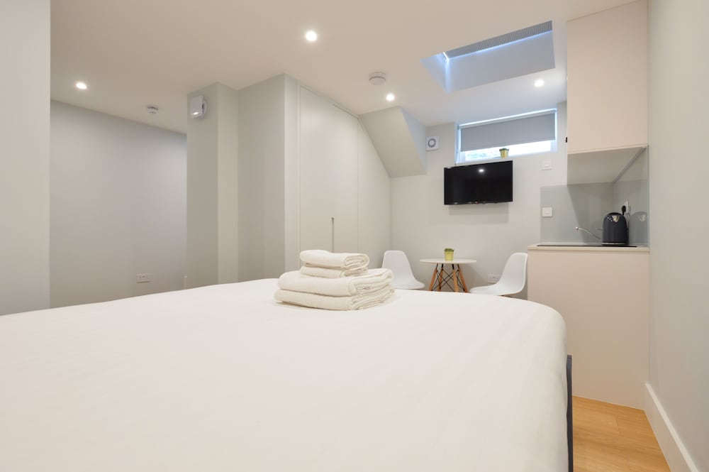 Basement Room photo 2
