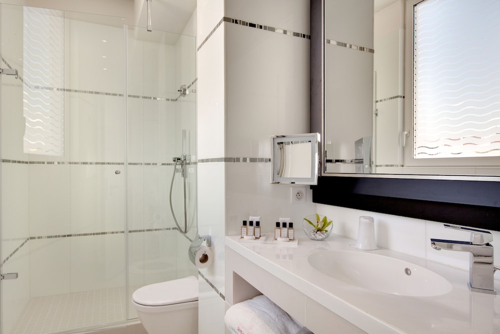 Classic room with city view - Photo 3