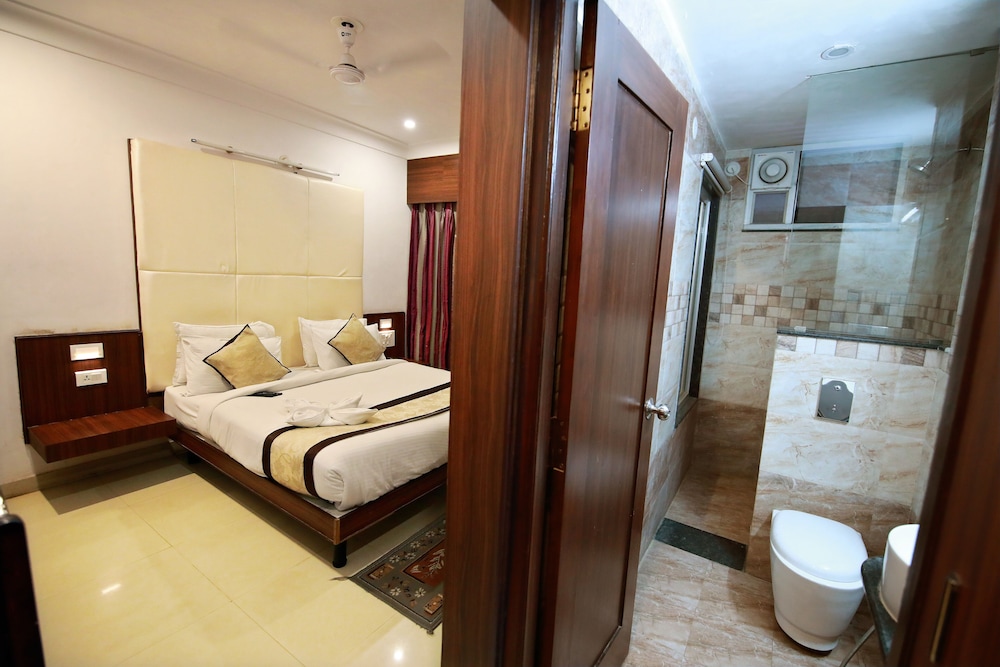 Deluxe Room - Photo 5