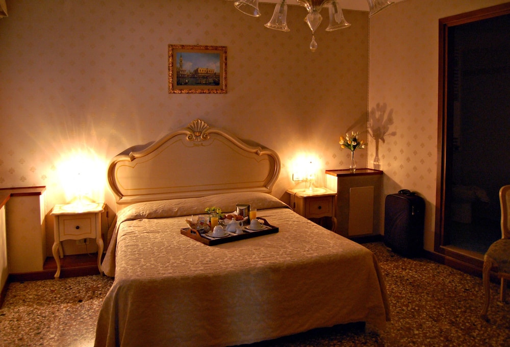Basic Double Room, 1 Large Twin Bed photo 1