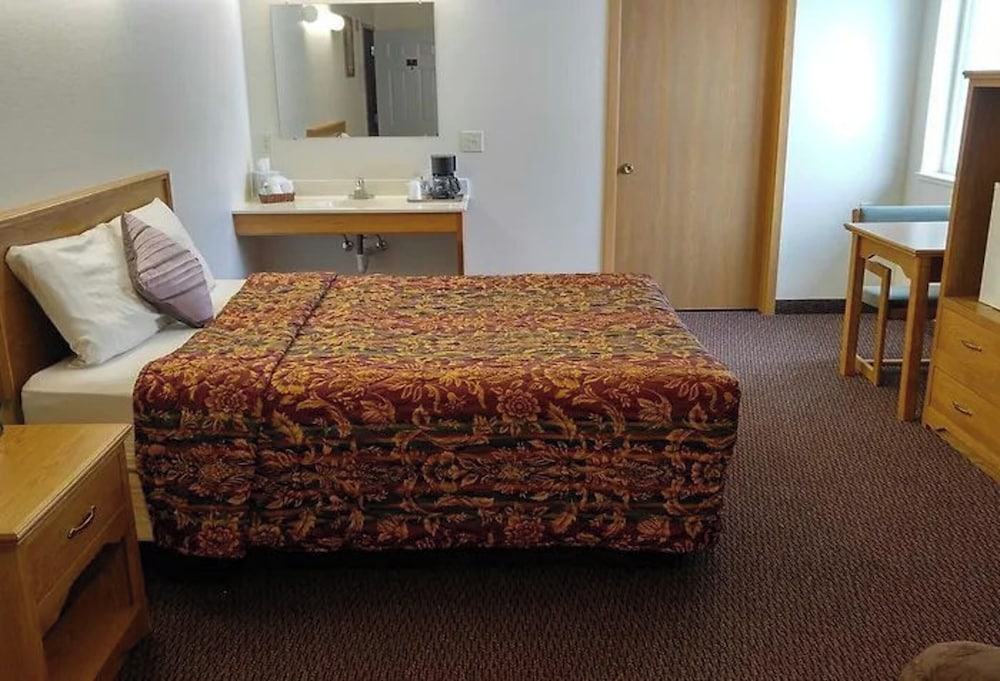 Deluxe Room, 1 Queen Bed, Non Smoking photo 1