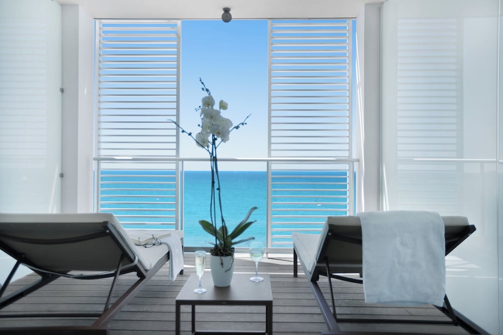 Junior Suite, Sea View (high floor)