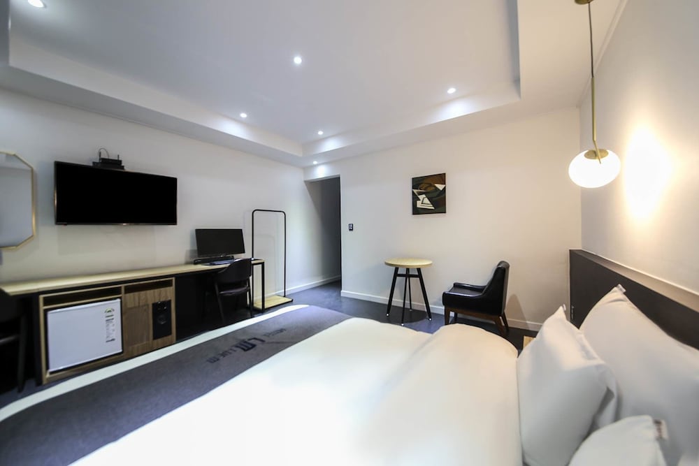 Premium Double Room photo 2
