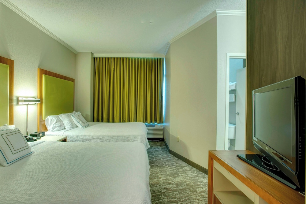 Suite, 2 Queen Beds - Photo 7