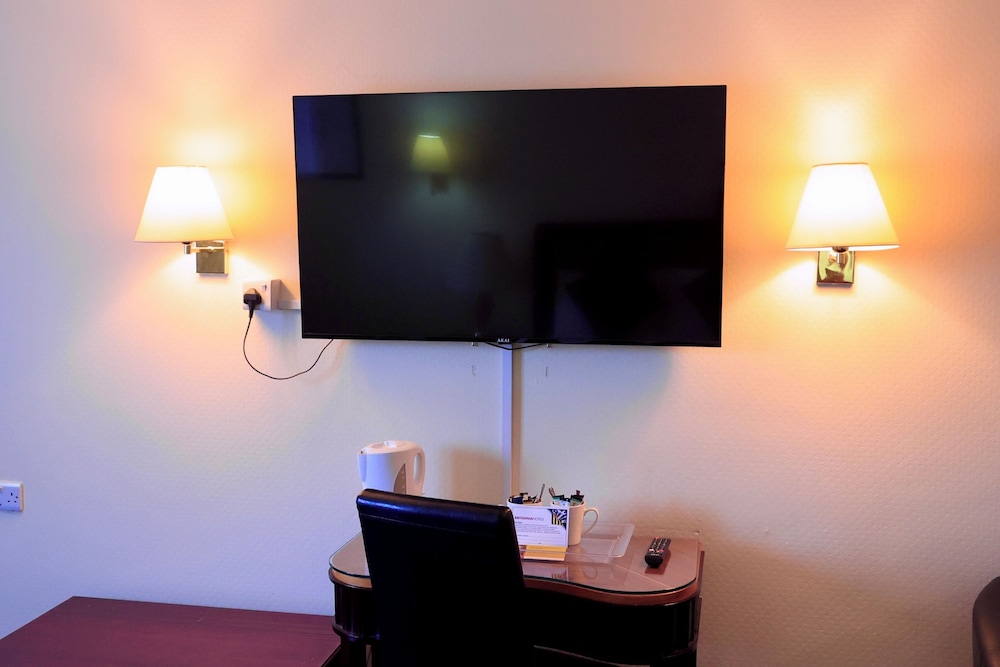 Family Room - Photo 4