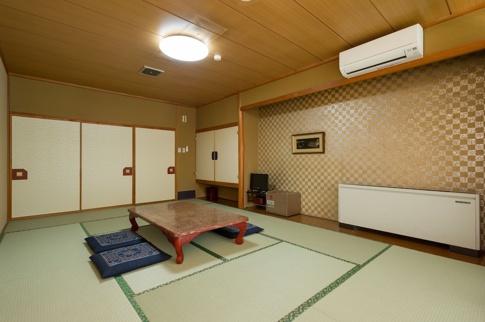 Japanese-Style Room or Room with Tatami Area with Shared Bathroom - Non-Smoking photo 2