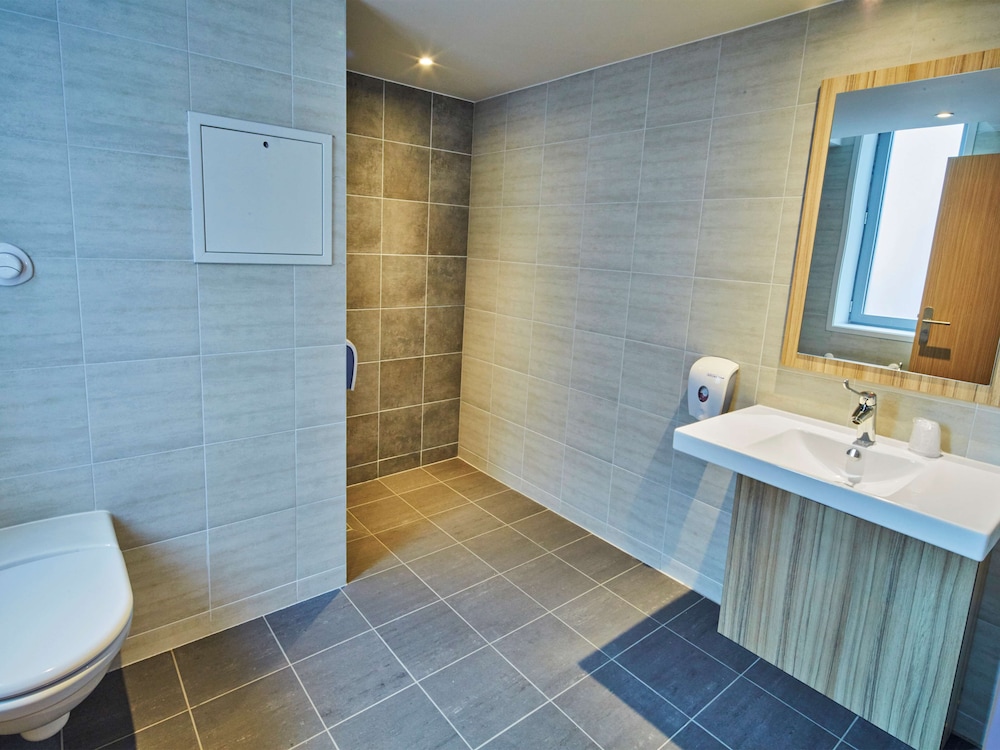 Standard Room, 1 Double Bed - Photo 8
