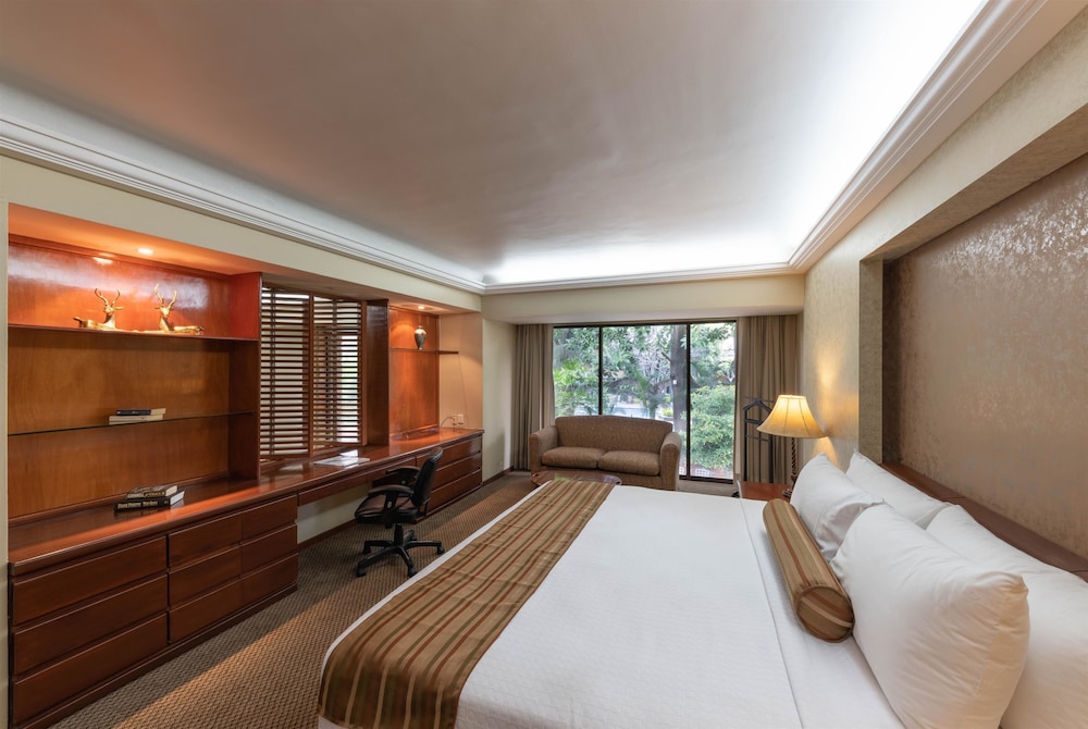Presidential Suite, 1 King Bed, Non Smoking photo 1