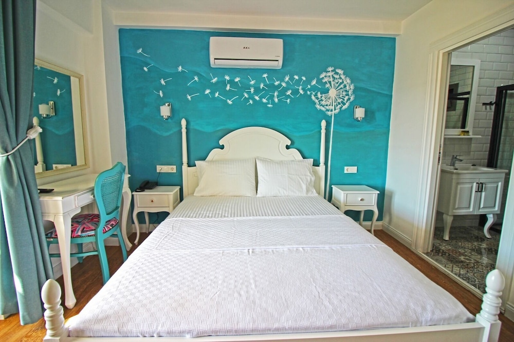 Deluxe Triple Room, Patio