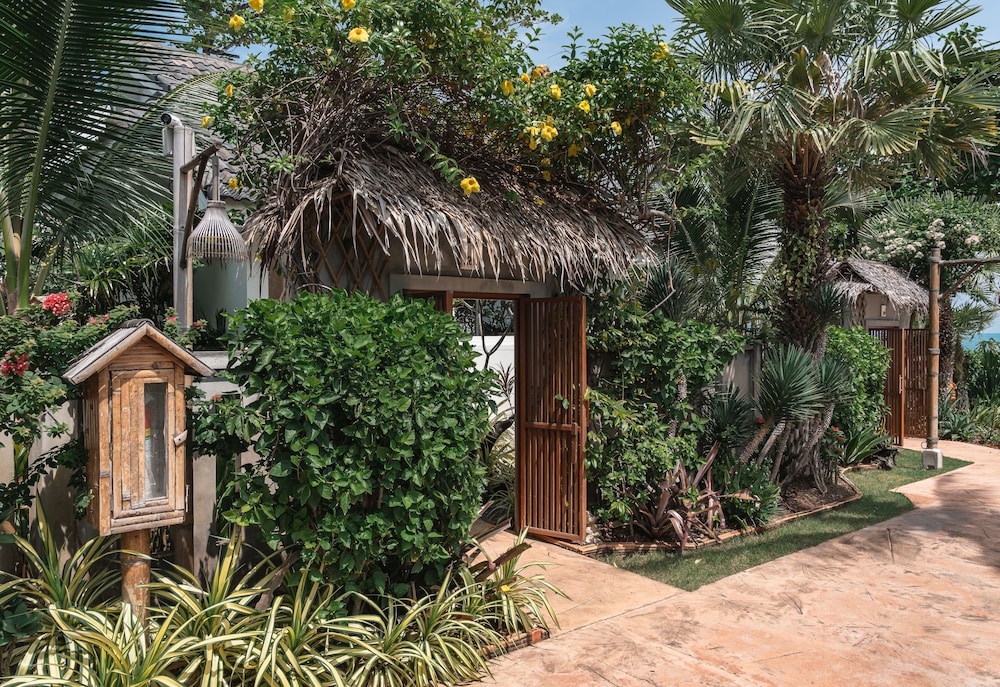 Beachfront Bungalow photo 2