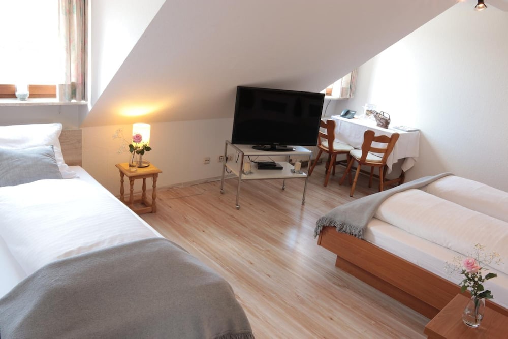Standard Triple Room photo 3