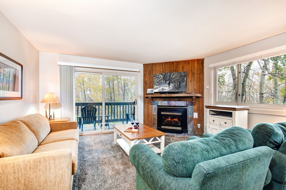 Condo, 2 Bedrooms