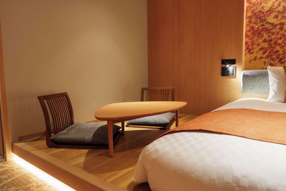 Deluxe Room, 2 Double Beds, Non Smoking, Bathtub,Ceiling height 3m(with Single Sofabed) - Photo 10