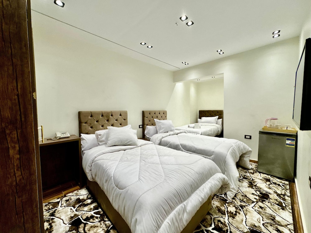 Luxury Triple Room photo 2