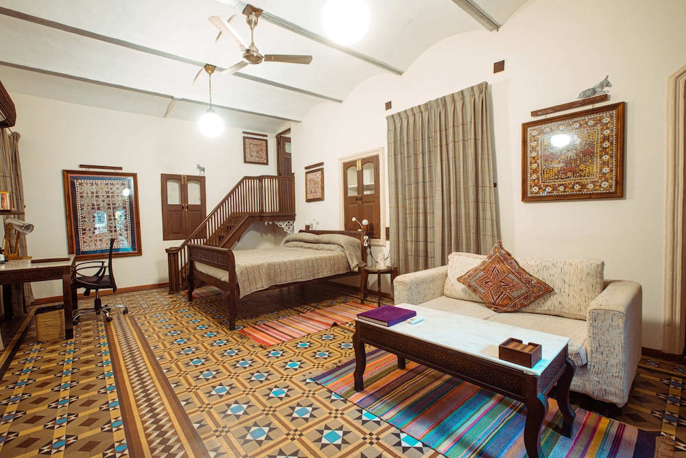 Modern Heritage Grand Room - Photo 5