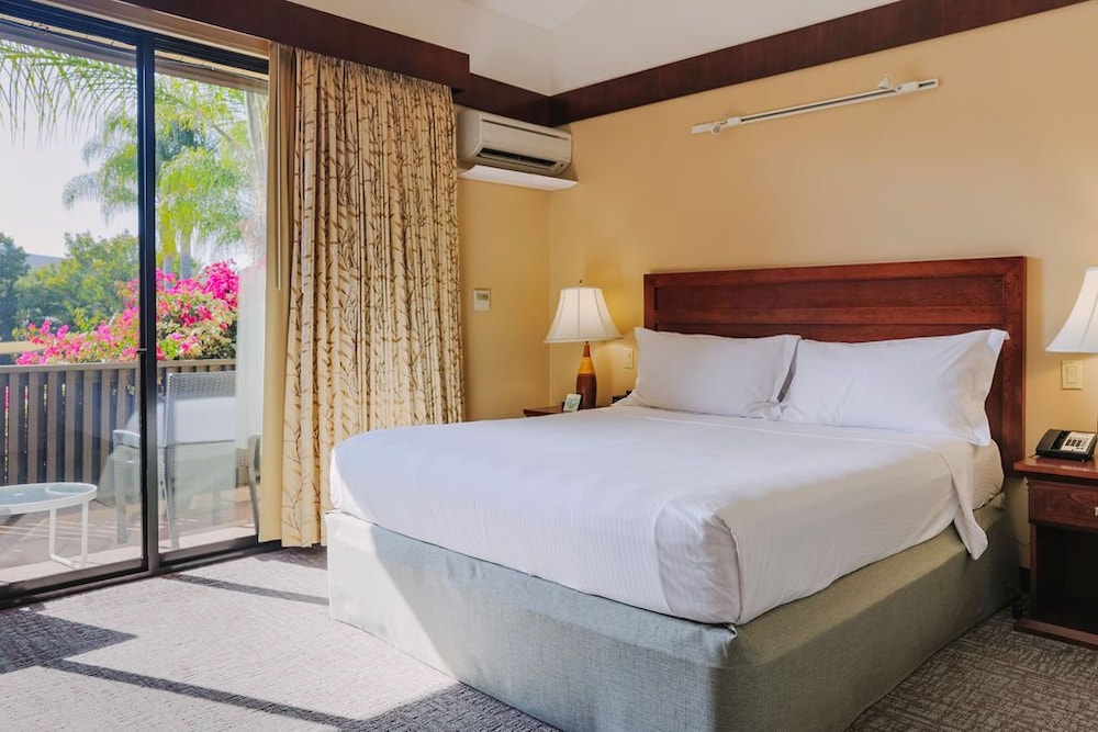 Standard Room, 1 King Bed - Photo 1