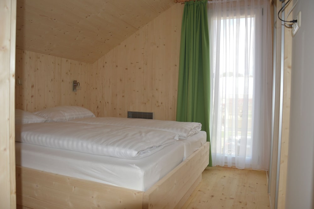 Ferienhaus # 2a mit 3 Schlafzimmern & Whirlpool
