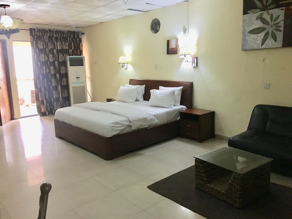 Deluxe Suite