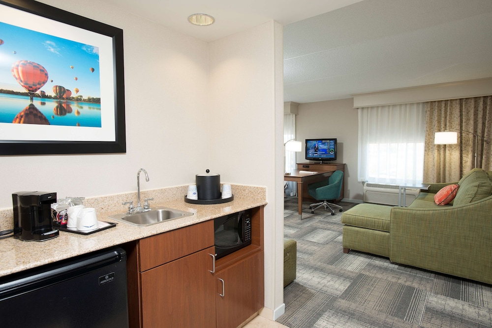 Studio Suite, Non Smoking (Two Queen and One Sofa Bed) - Photo 3